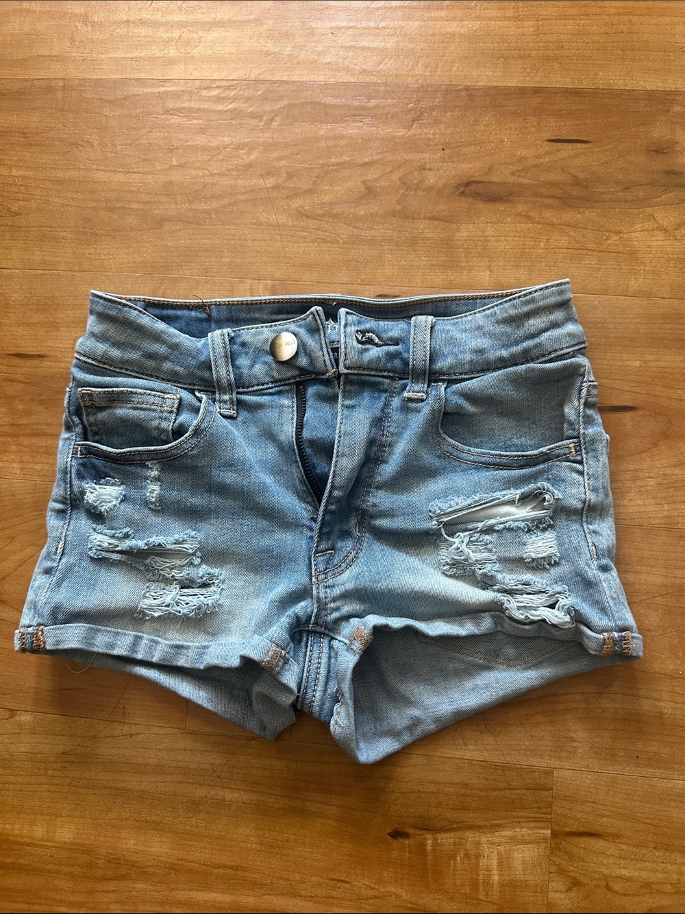American Eagle Distressed Light Blue Denim Women’s Shorts
